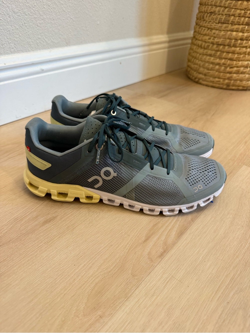 On Running Cloud X Women’s Size 11 Gray CloudTec Running Training Shoes